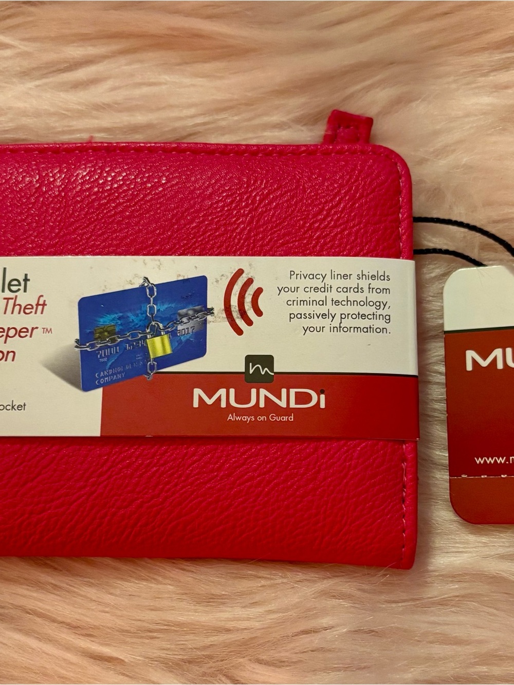 MUNDi Red RFID-Blocking Card Wallet Case